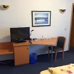 Am Salzberg 2*