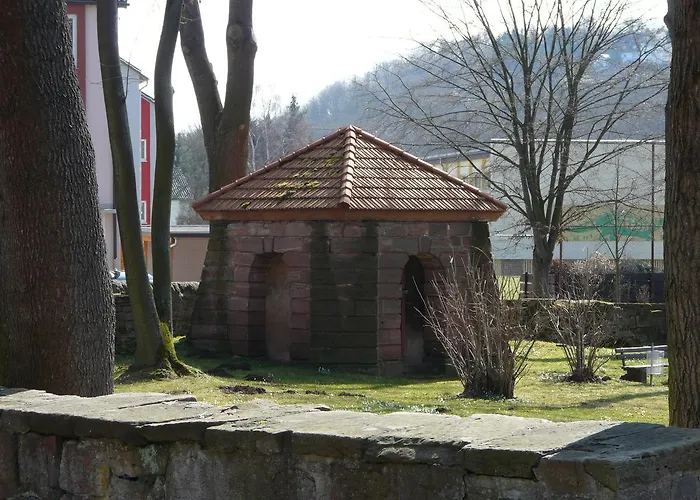 Am Salzberg מלון 2*